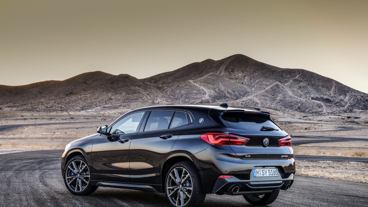 Nové BMW X2 M35i: Vrcholná verze nabízí dynamické jízdní vlastnosti a vzrušující design, kterým upoutá na první pohled.