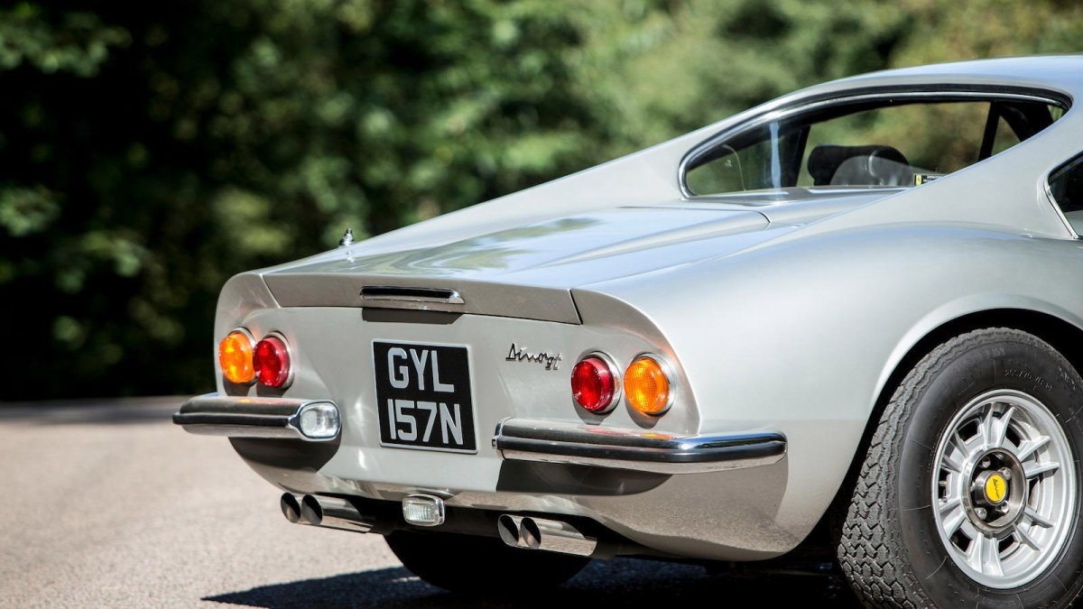 Ferrari 246 GT Dino, ve kterém během evropských turné cestoval Keith Richards z Rolling Stones