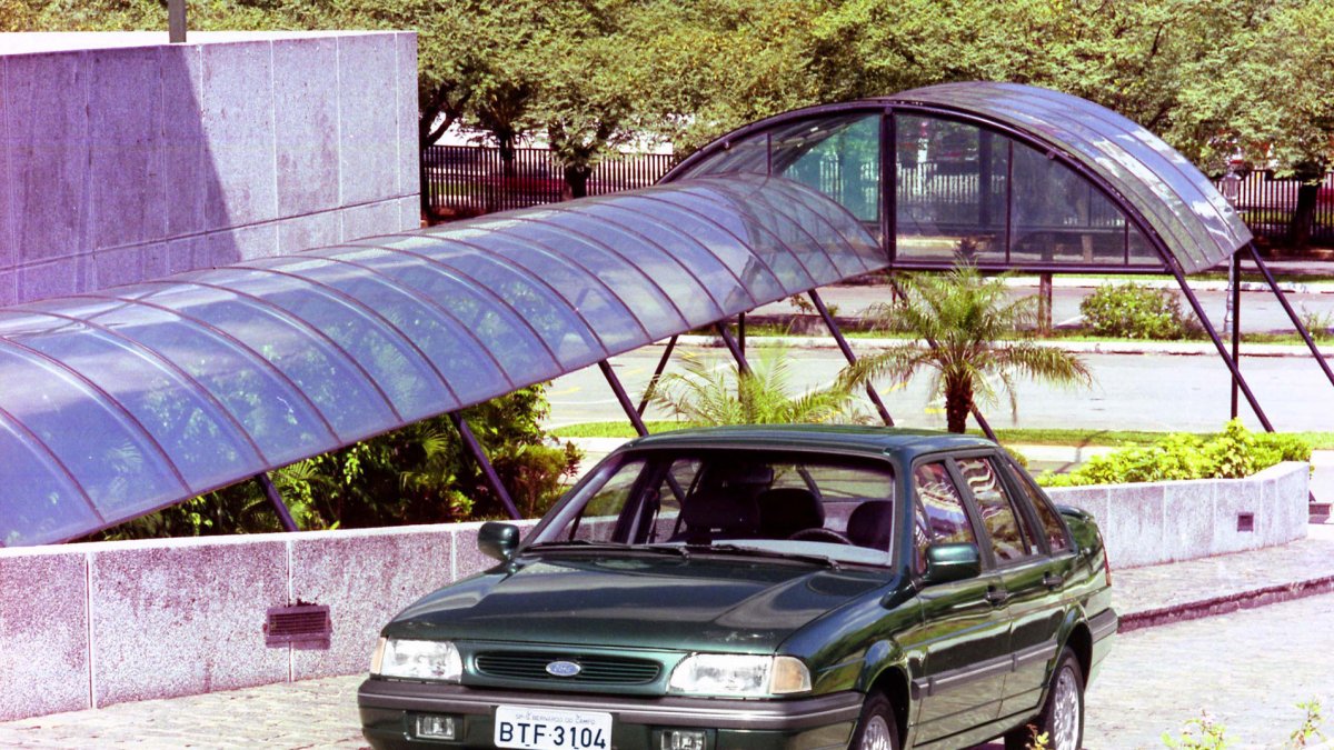 Ford Versailles