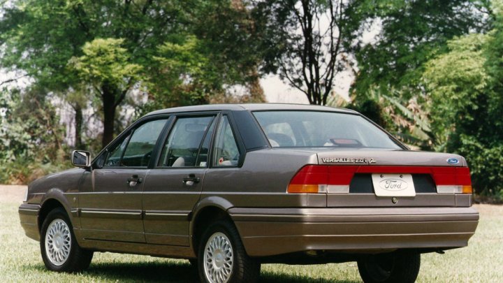 Ford Versailles