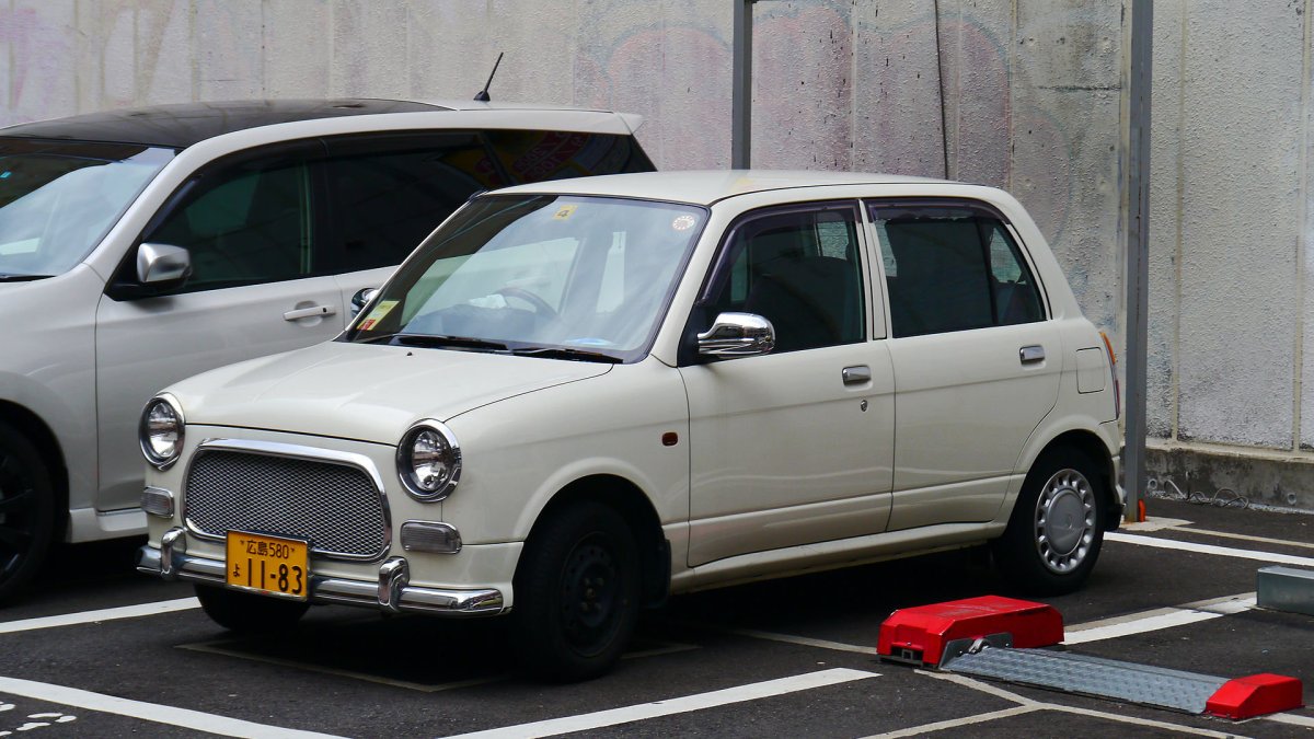 Daihatsu Mira Gino