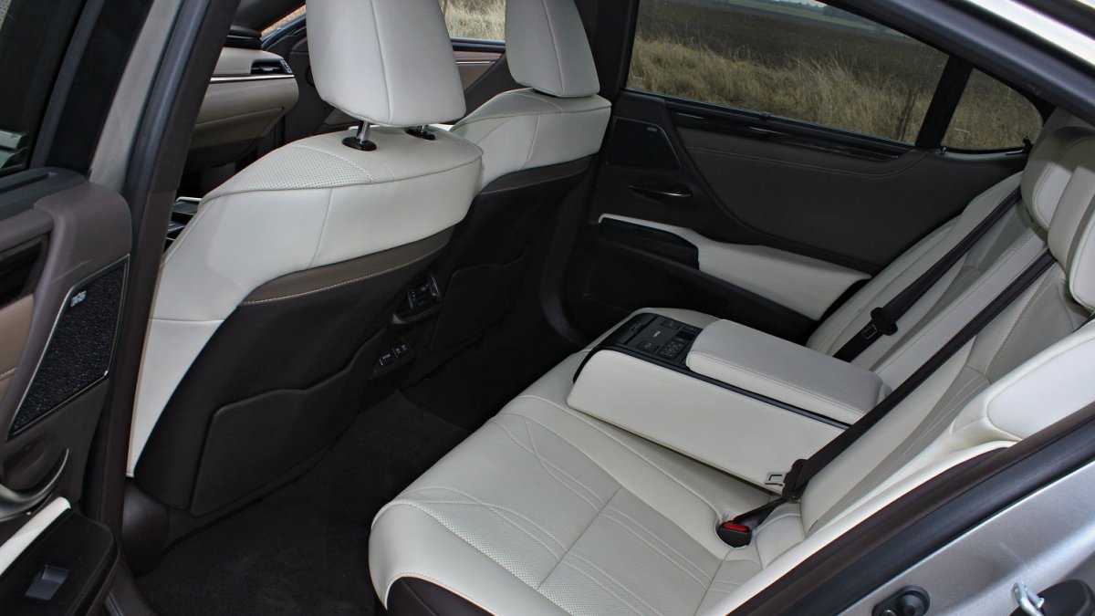 Lexus ES 300h Luxury