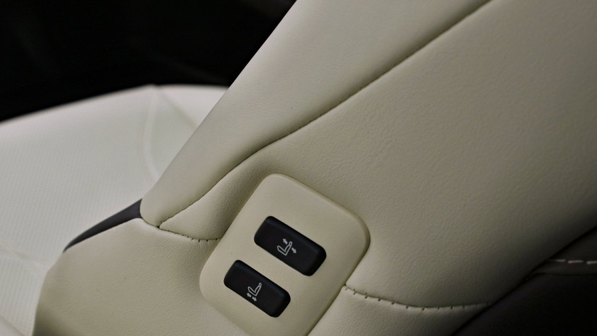 Lexus ES 300h Luxury