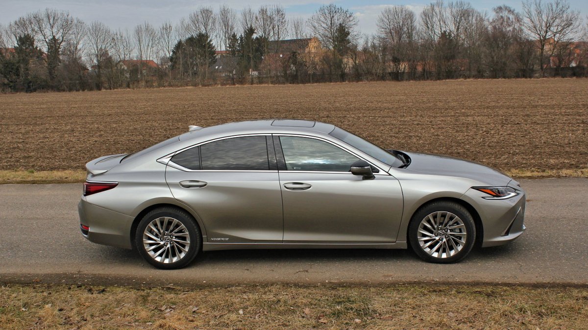 Lexus ES 300h Luxury