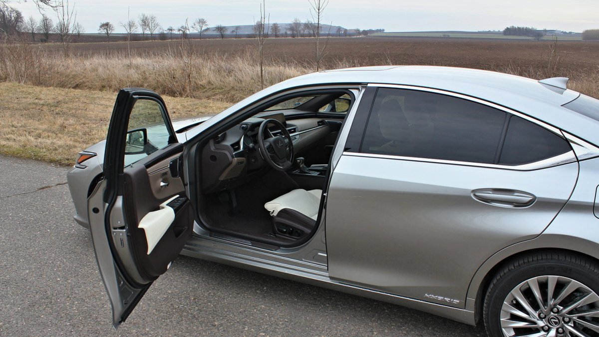 Lexus ES 300h Luxury