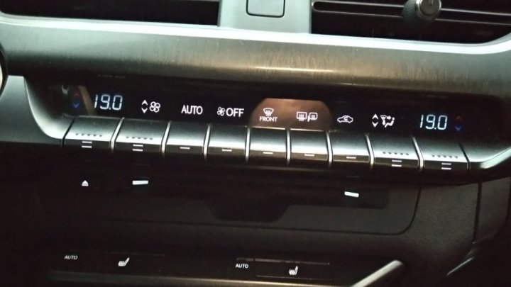 Lexus UX 250h