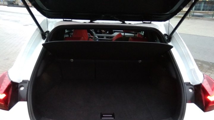 Lexus UX 250h