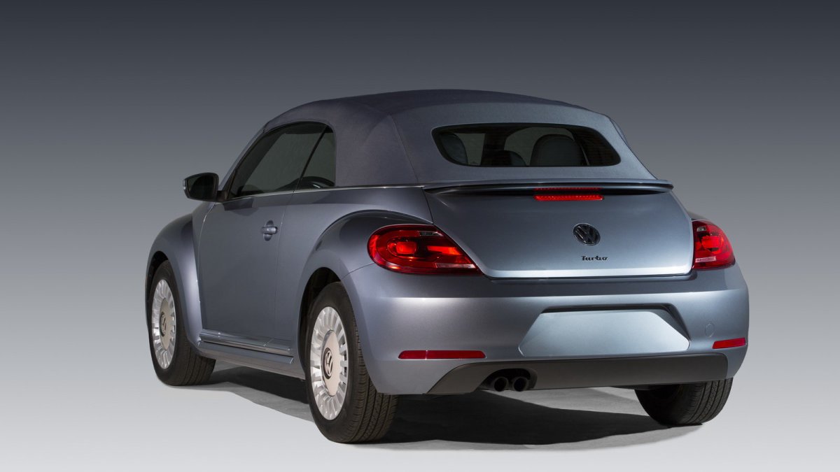 Modrý lak může být vyměněn za bílý, Volkswagen Beetle Denim.