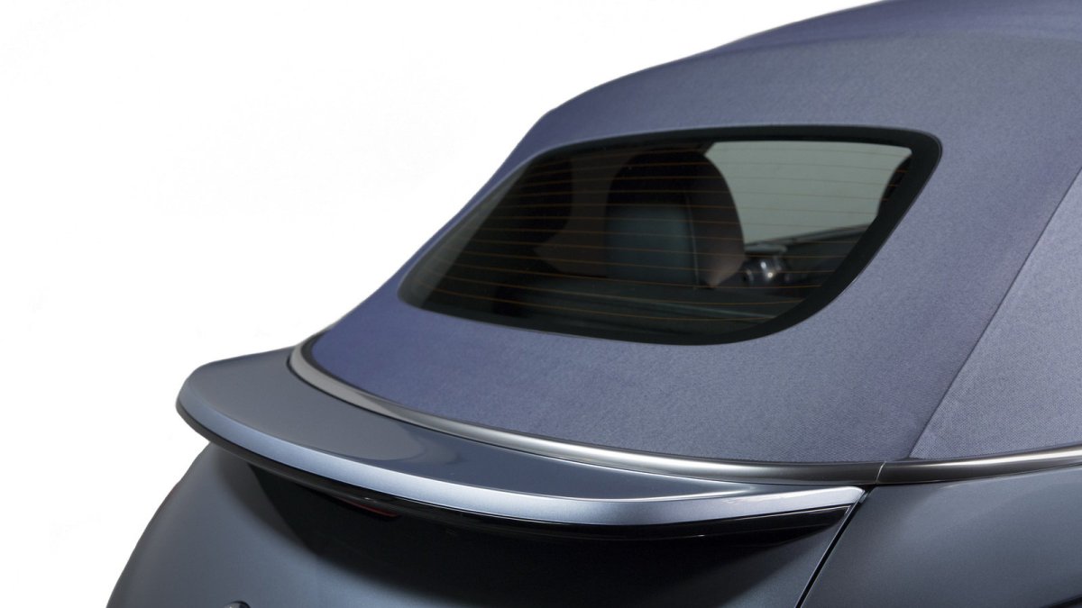 Střecha je asi největším odkazem na původní model, Volkswagen Beetle Denim.
