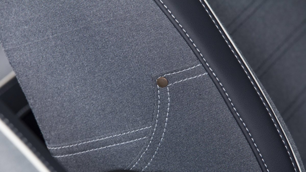 Čalounění sedadel připomíná džínovinu, Volkswagen Beetle Denim.