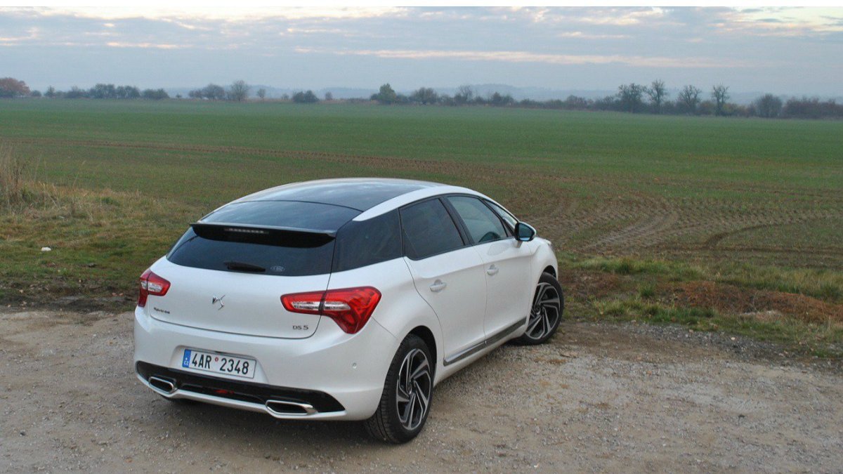 DS 5 Hybrid 4x4 (2015)