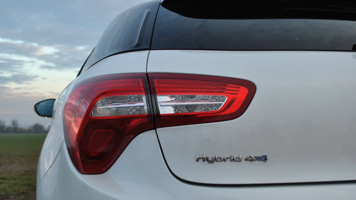 DS 5 Hybrid 4x4 (2015)