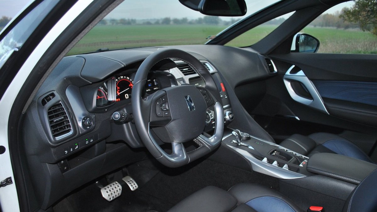 DS 5 Hybrid 4x4 (2015)