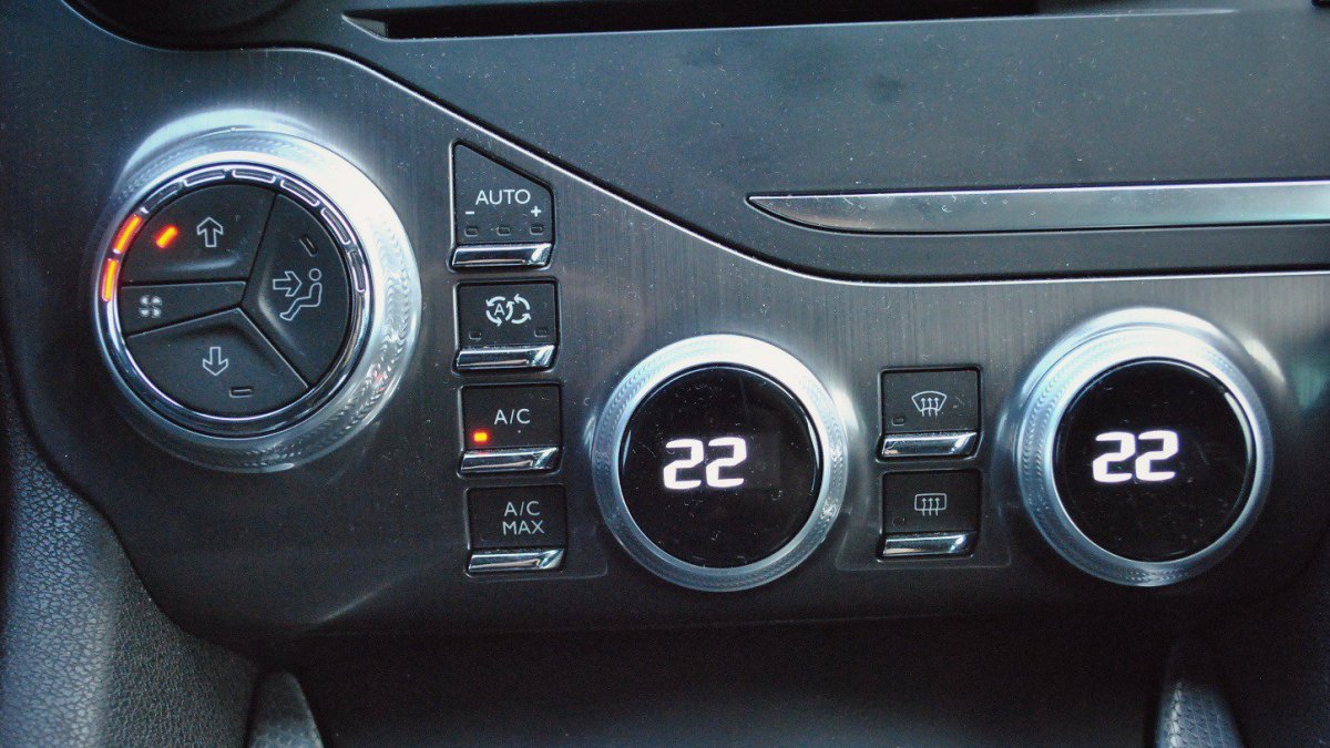 DS 5 Hybrid 4x4 (2015)