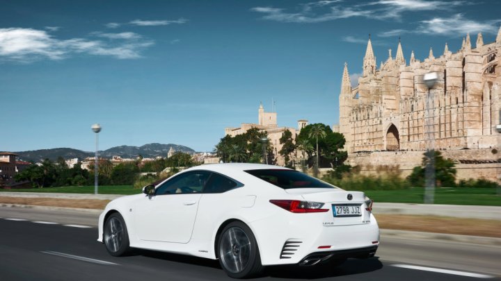 Lexus RC 300h F Sport