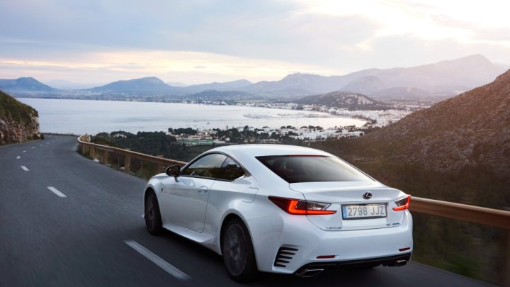 Lexus RC 300h F Sport