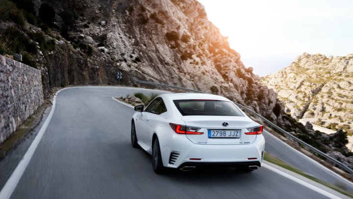 Lexus RC 300h F Sport