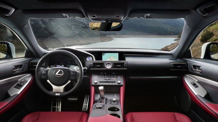 Lexus RC 300h F Sport
