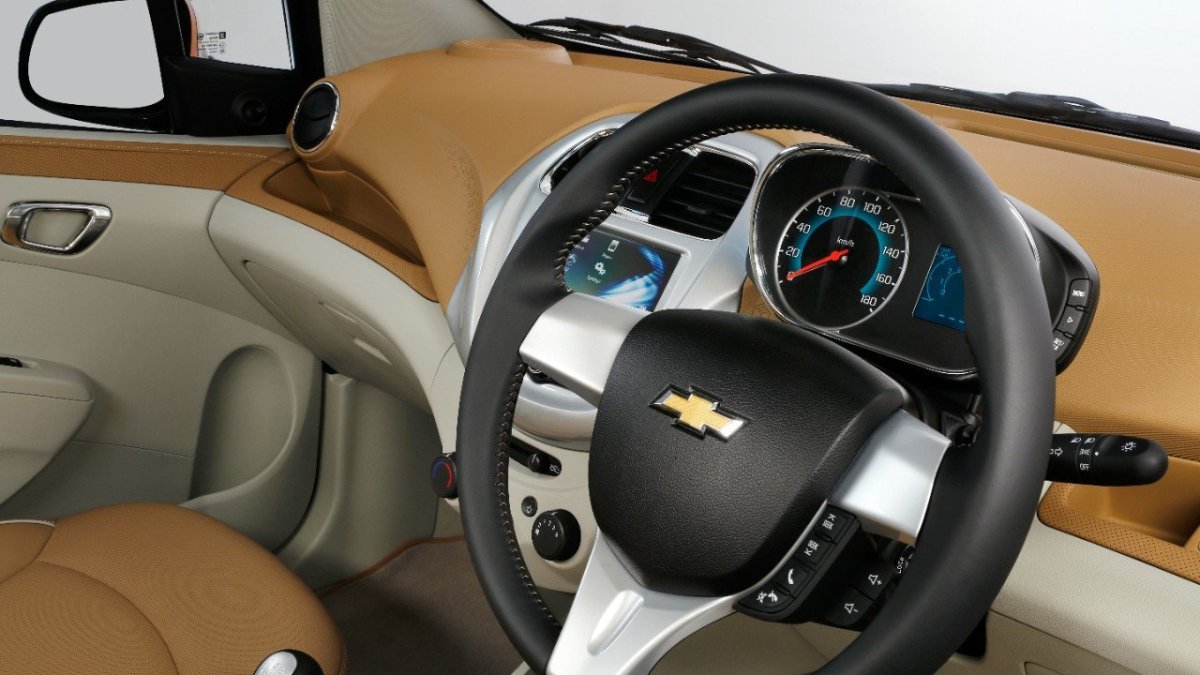 Chevrolet Essentia ukazuje, jak bude vypadat budoucí Beat ve verzi sedan.