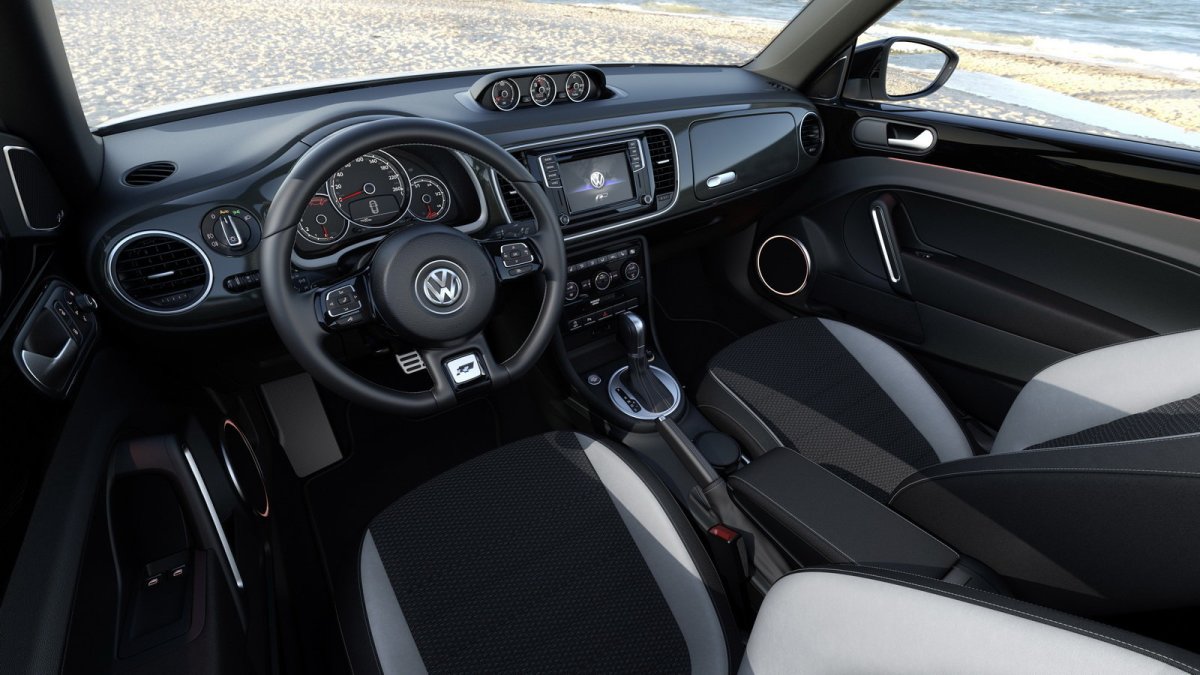 Volkswagen Beetle přijíždí ve zmodernizovaném provedení, změny jsou ale spíše decentní.