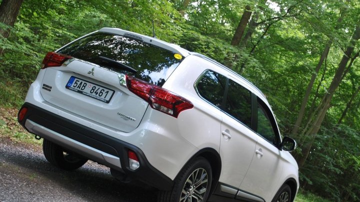 Mitsubishi Outlander 2.0i LPG (2015)