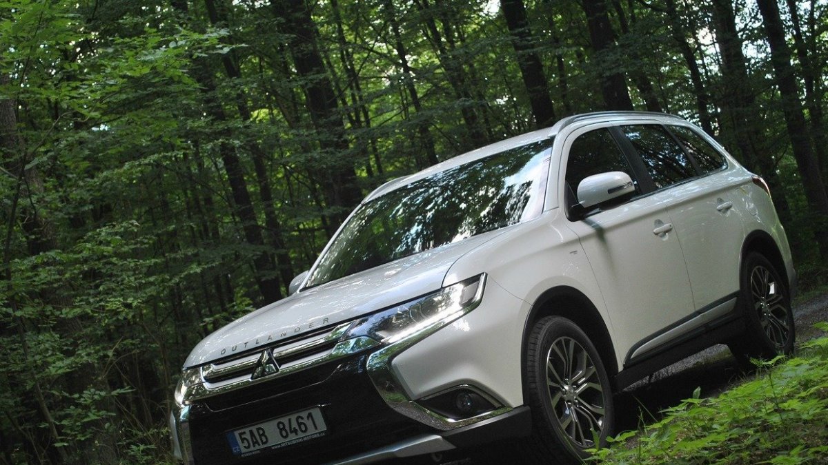 Mitsubishi Outlander 2.0i LPG (2015)