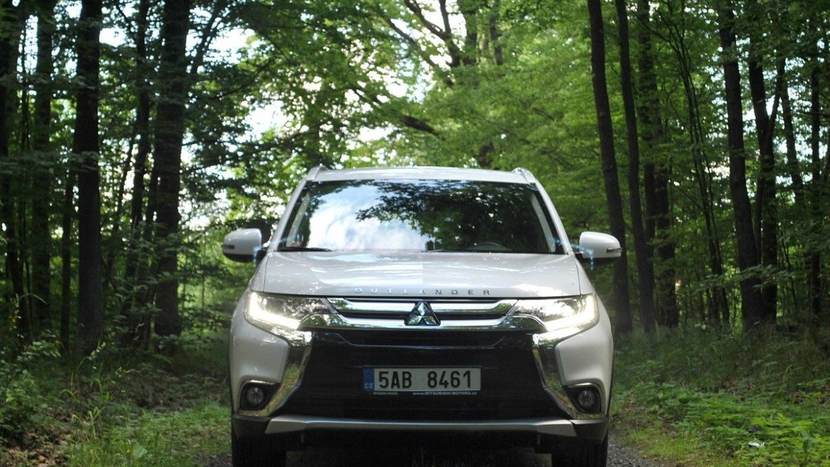 Mitsubishi Outlander 2.0i LPG (2015)