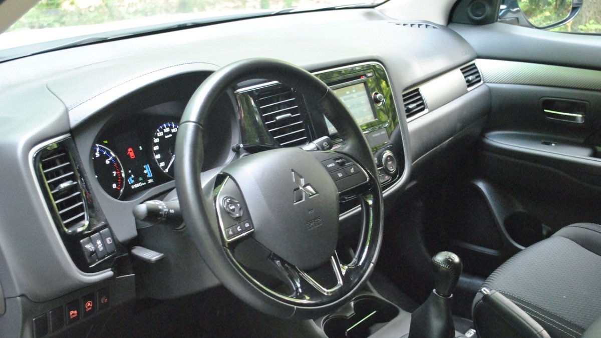 Mitsubishi Outlander 2.0i LPG (2015)