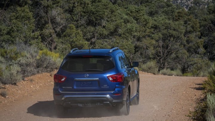 Nissan Pathfinder dostal nový design karosérie i interiéru.