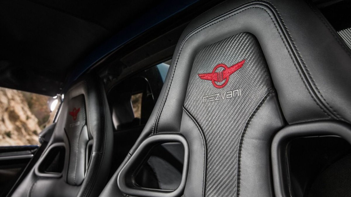 Rezvani Beast Alpha je unikátní nejen dveřmi.