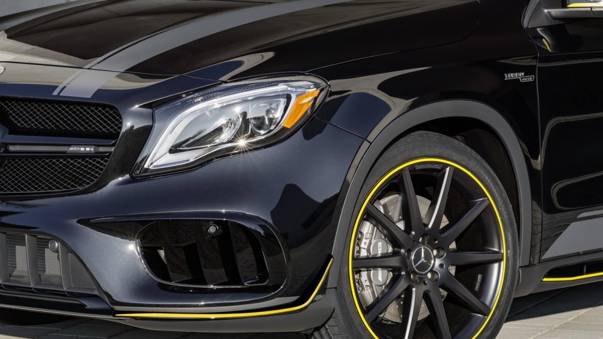 Mercedes-AMG GLA 45 Yellow Night