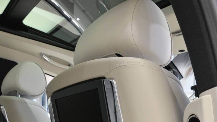 Jedinečný Rolls-Royce Ghost dostal výzdobu inspirovanou islámským uměním a architekturou