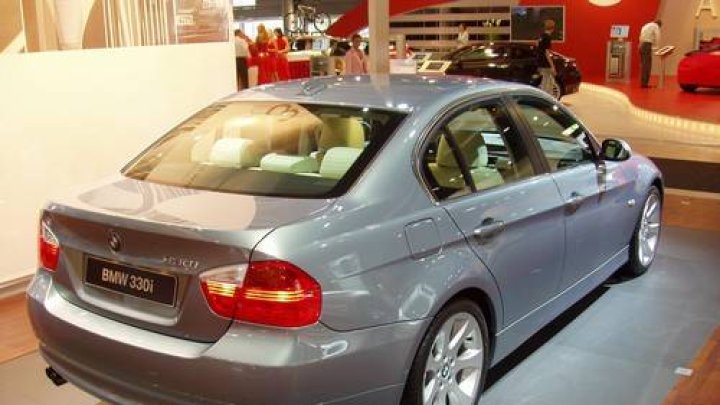 330i