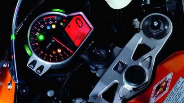 HONDA CBR1000RR Fireblade E-ABS (2009)