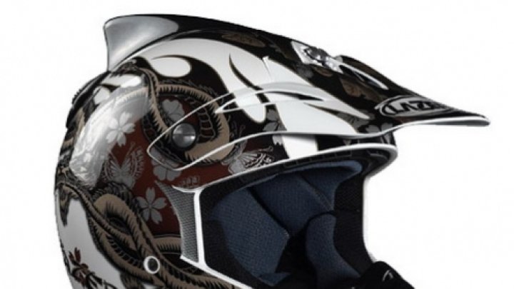 Výrobce motocyklových helem LAZER 