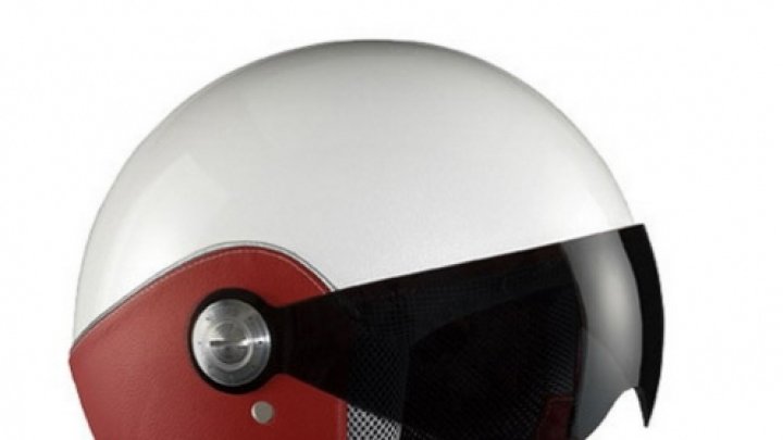 Výrobce motocyklových helem LAZER 