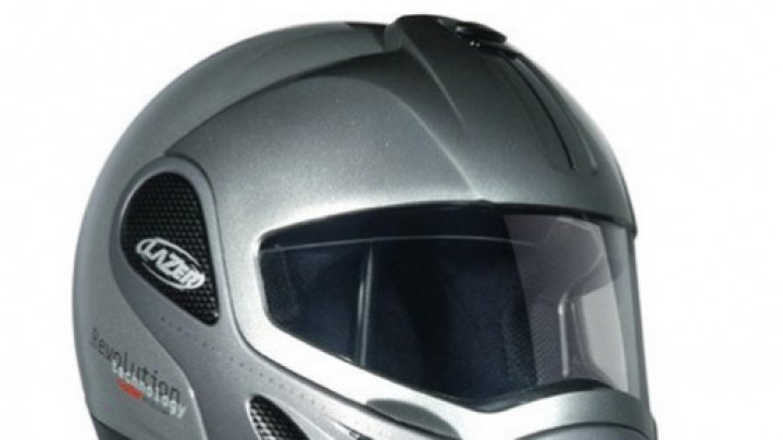 Výrobce motocyklových helem LAZER 