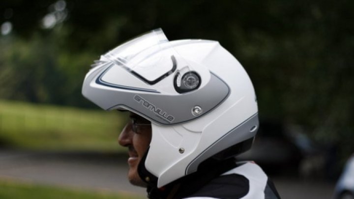 Výrobce motocyklových helem LAZER 