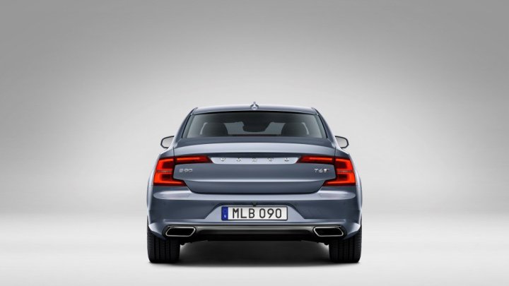 Volvo S90 T6