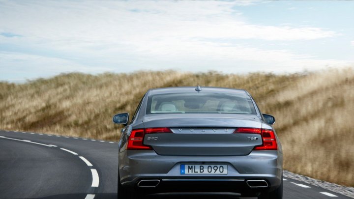 Volvo S90 T6