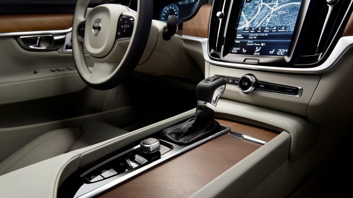 Volvo S90 T6