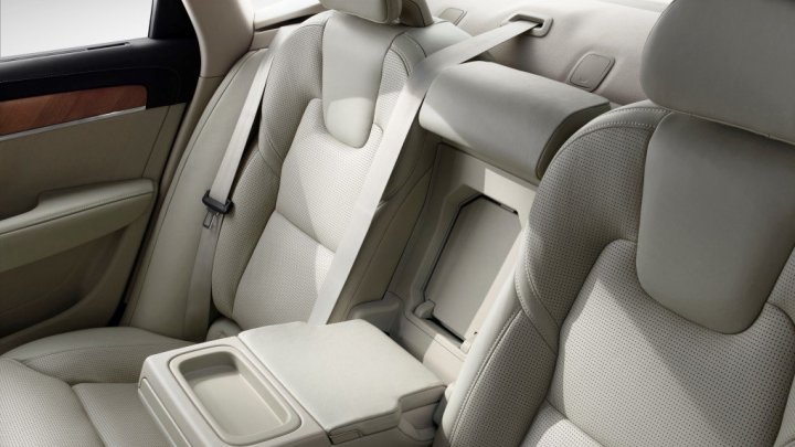 Volvo S90 T6