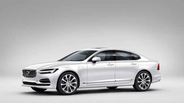 Volvo S90 T8