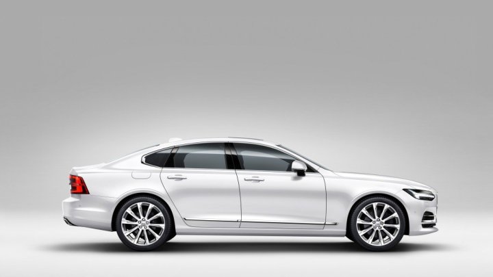 Volvo S90 T8