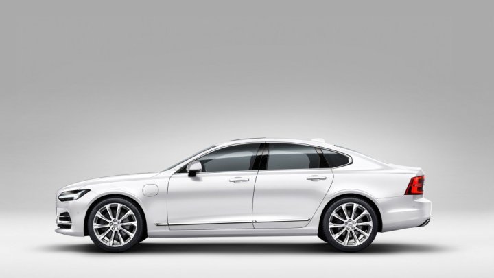Volvo S90 T8