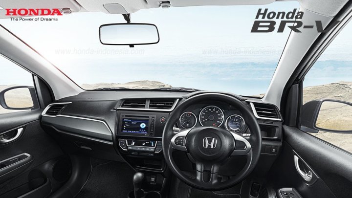 Palubní desce dominuje infotainment, Honda BR-V.