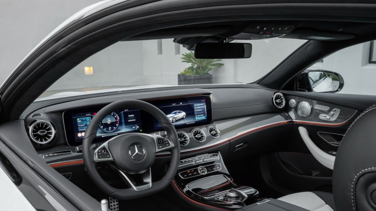 Mercedes-Benz třídy E s karosérií kupé patří k nejelegantnějším autům dneška.