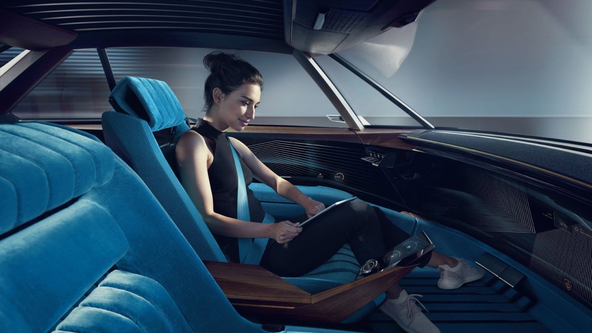 Peugeot e-Legend Concept