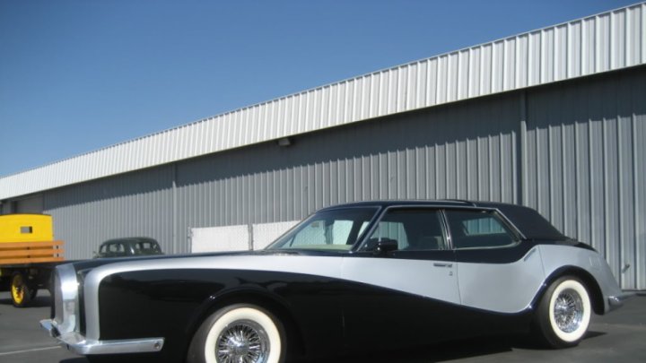 Šílenosti z eBay: Lincoln, který si hraje na Bugatti