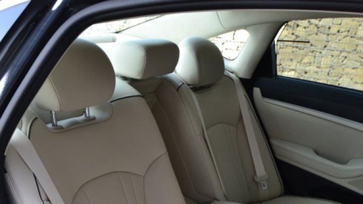 TEST: Hyundai Genesis 3.8 GDI V6 - překvapivý ano, bezchybný nikoliv